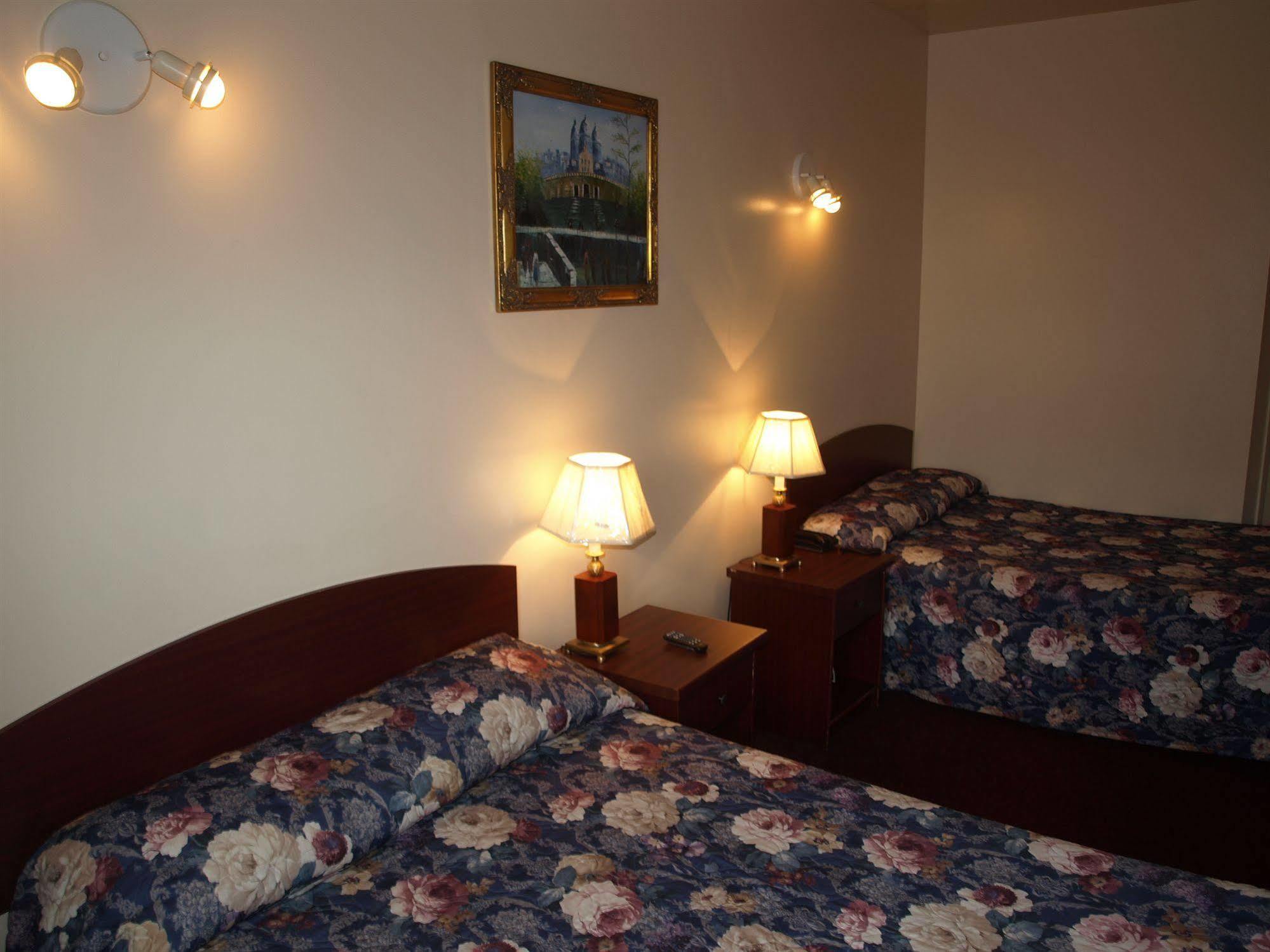Quality Inn Centre-Ville Монреаль Экстерьер фото